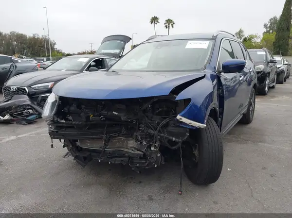 5N1AT2MT2JC799058 2018 NISSAN ROGUE - Image 2