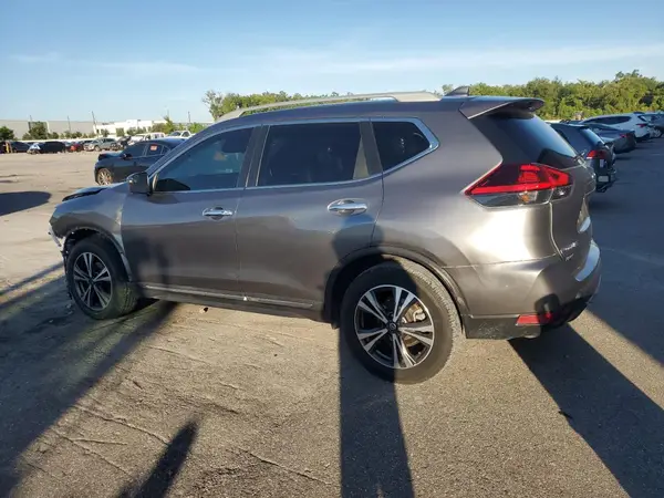 5N1AT2MT2JC799531 2018 NISSAN ROGUE - Image 2