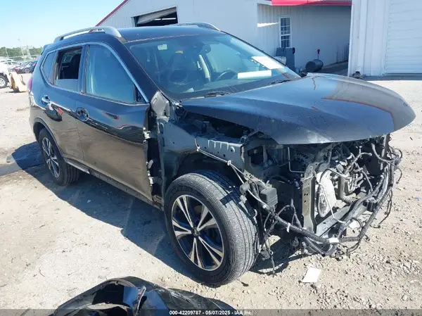 5N1AT2MT2JC800693 2018 NISSAN ROGUE - Image 1