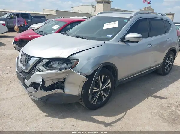 5N1AT2MT2JC809538 2018 NISSAN ROGUE - Image 2