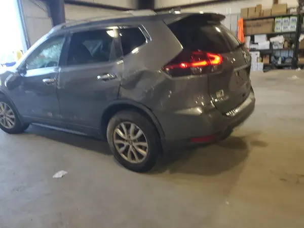 5N1AT2MT2JC812729 2018 NISSAN ROGUE - Image 2