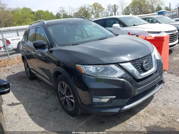 5N1AT2MT2JC812827 2018 NISSAN ROGUE - Image 1