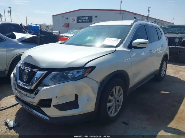 5N1AT2MT2JC814013 2018 NISSAN ROGUE - Image 2