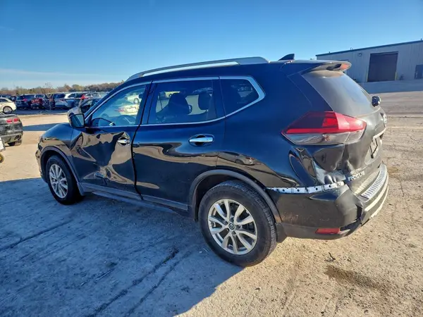 5N1AT2MT2JC820426 2018 NISSAN ROGUE - Image 2