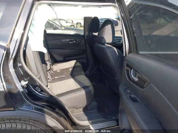 5N1AT2MT2JC823441 2018 NISSAN ROGUE - Image 8