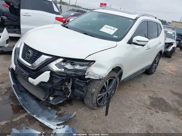5N1AT2MT2JC823603 2018 NISSAN ROGUE - Image 2
