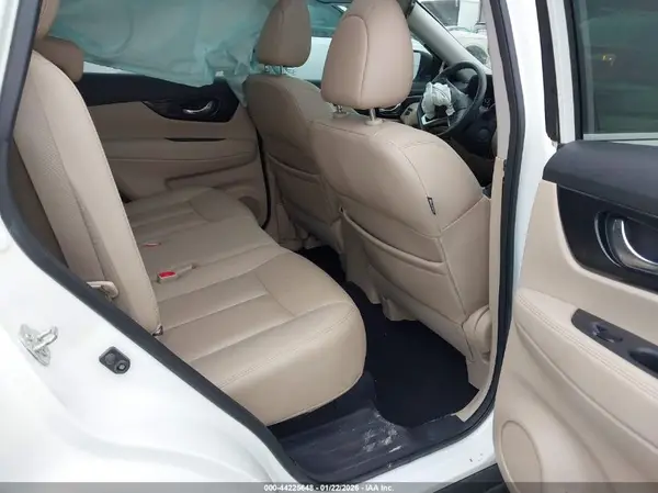 5N1AT2MT2JC823603 2018 NISSAN ROGUE - Image 8