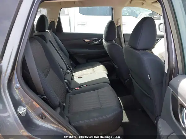 5N1AT2MT2JC824153 2018 NISSAN ROGUE - Image 8