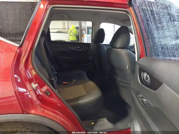 5N1AT2MT2JC829627 2018 NISSAN ROGUE - Image 8