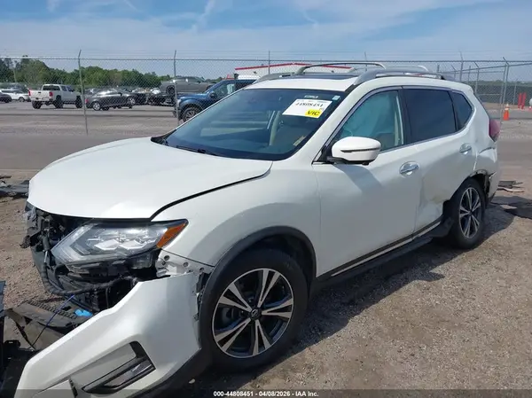5N1AT2MT2JC832513 2018 NISSAN ROGUE - Image 2