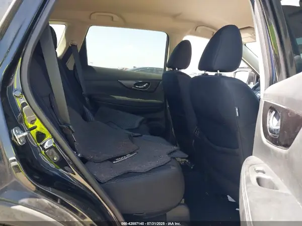 5N1AT2MT2JC834794 2018 NISSAN ROGUE - Image 8