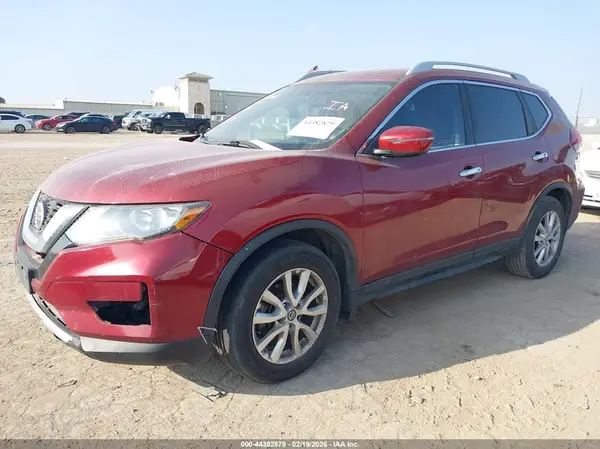 5N1AT2MT2JC841910 2018 NISSAN ROGUE - Image 2