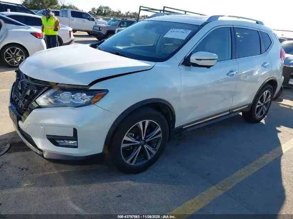 5N1AT2MT2JC849523 2018 NISSAN ROGUE - Image 2