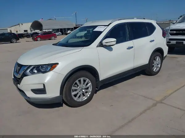 5N1AT2MT2JC850364 2018 NISSAN ROGUE - Image 2