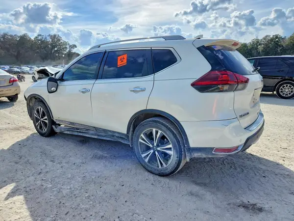 5N1AT2MT2KC700059 2019 NISSAN ROGUE - Image 2