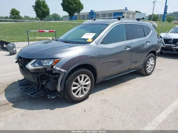 5N1AT2MT2KC700188 2019 NISSAN ROGUE - Image 2