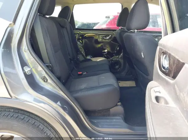 5N1AT2MT2KC700188 2019 NISSAN ROGUE - Image 8