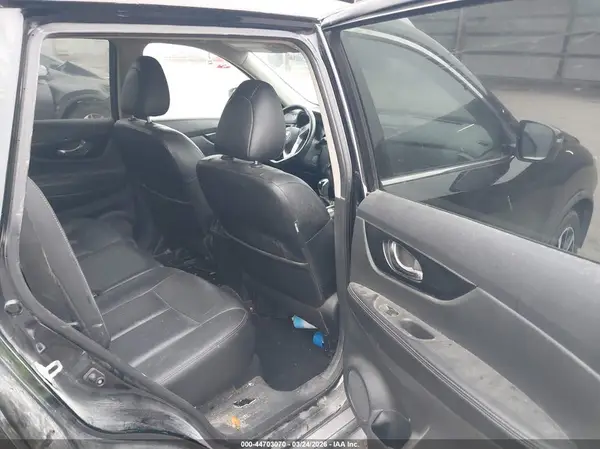 5N1AT2MT2KC700854 2019 NISSAN ROGUE - Image 8