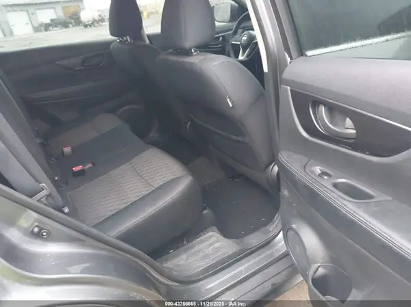 5N1AT2MT2KC706508 2019 NISSAN ROGUE - Image 8