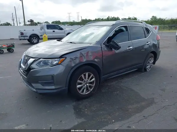 5N1AT2MT2KC717069 2019 NISSAN ROGUE - Image 2