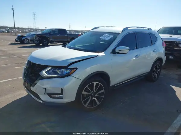 5N1AT2MT2KC735653 2019 NISSAN ROGUE - Image 2