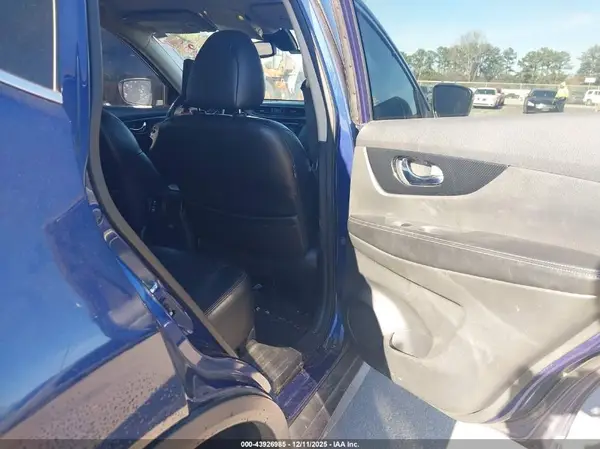 5N1AT2MT2KC743722 2019 NISSAN ROGUE - Image 8