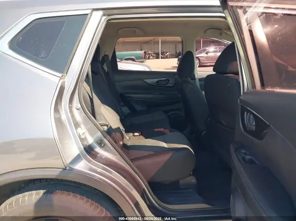 5N1AT2MT2KC755479 2019 NISSAN ROGUE - Image 8