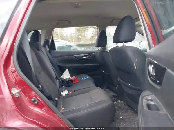 5N1AT2MT2KC757085 2019 NISSAN ROGUE - Image 8