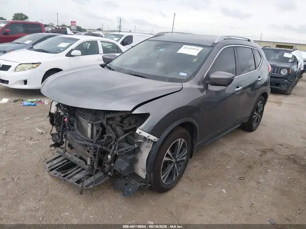 5N1AT2MT2KC764019 2019 NISSAN ROGUE - Image 2