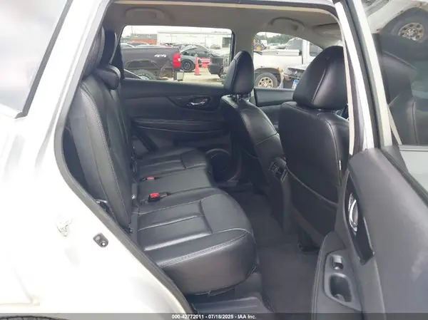 5N1AT2MT2KC788949 2019 NISSAN ROGUE - Image 8