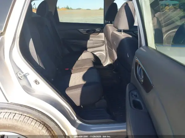 5N1AT2MT2KC790510 2019 NISSAN ROGUE - Image 8