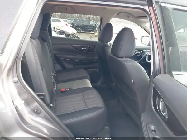 5N1AT2MT2KC793830 2019 NISSAN ROGUE - Image 8