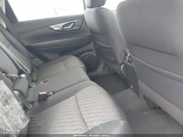 5N1AT2MT2KC799126 2019 NISSAN ROGUE - Image 8