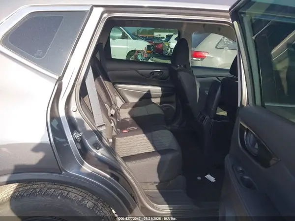 5N1AT2MT2KC805782 2019 NISSAN ROGUE - Image 8