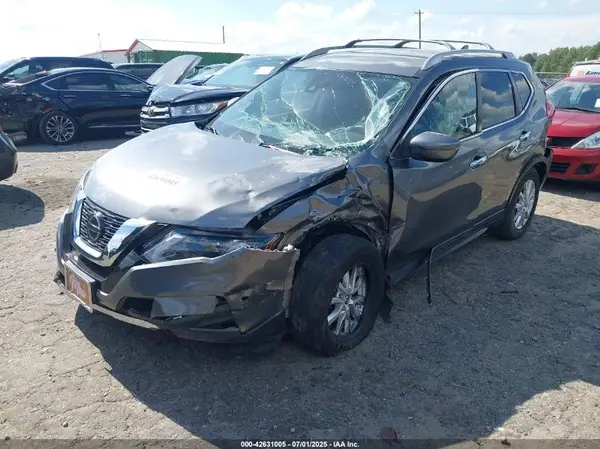 5N1AT2MT2KC825949 2019 NISSAN ROGUE - Image 2