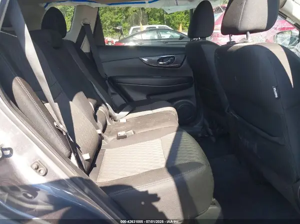 5N1AT2MT2KC825949 2019 NISSAN ROGUE - Image 8