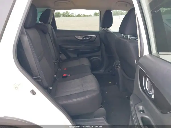 5N1AT2MT2KC827488 2019 NISSAN ROGUE - Image 8