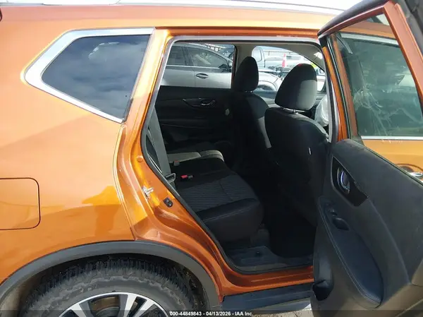 5N1AT2MT2KC835932 2019 NISSAN ROGUE - Image 8