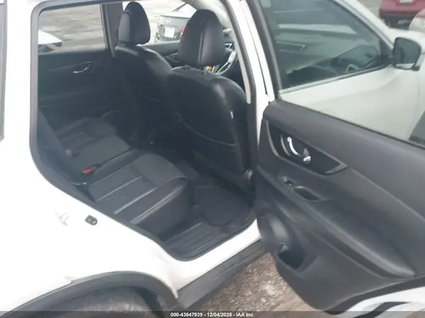 5N1AT2MT3GC739556 2016 NISSAN ROGUE - Image 8