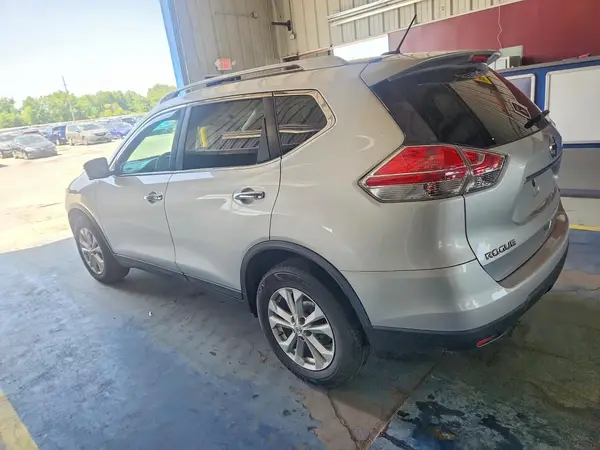 5N1AT2MT3GC745888 2016 NISSAN ROGUE - Image 2