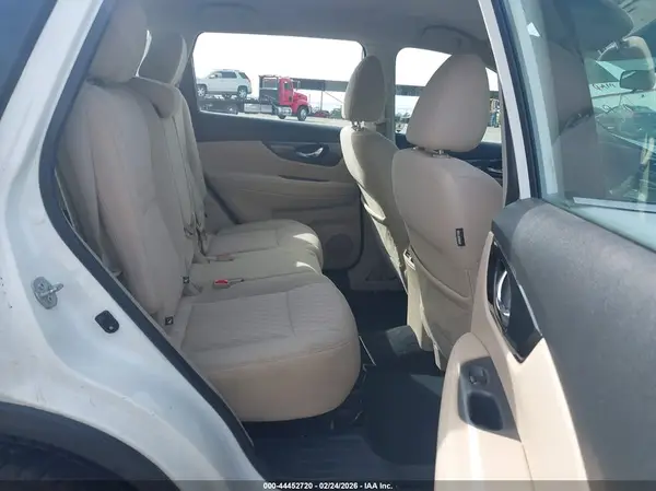 5N1AT2MT3HC731149 2017 NISSAN ROGUE - Image 8