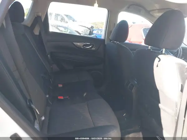 5N1AT2MT3HC738716 2017 NISSAN ROGUE - Image 8