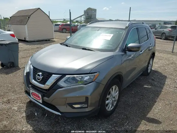5N1AT2MT3HC739851 2017 NISSAN ROGUE - Image 2