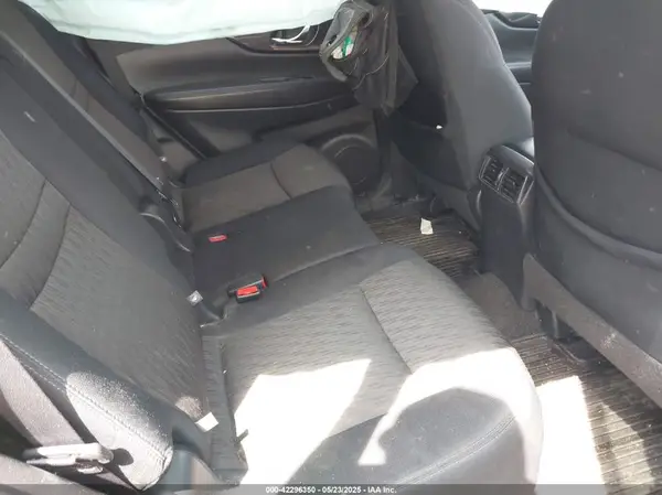 5N1AT2MT3HC739851 2017 NISSAN ROGUE - Image 8