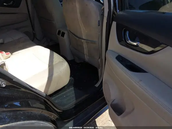 5N1AT2MT3HC740448 2017 NISSAN ROGUE - Image 8