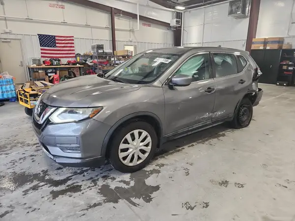 5N1AT2MT3HC746489 2017 NISSAN ROGUE - Image 1