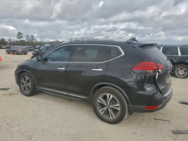 5N1AT2MT3HC747514 2017 NISSAN ROGUE - Image 2