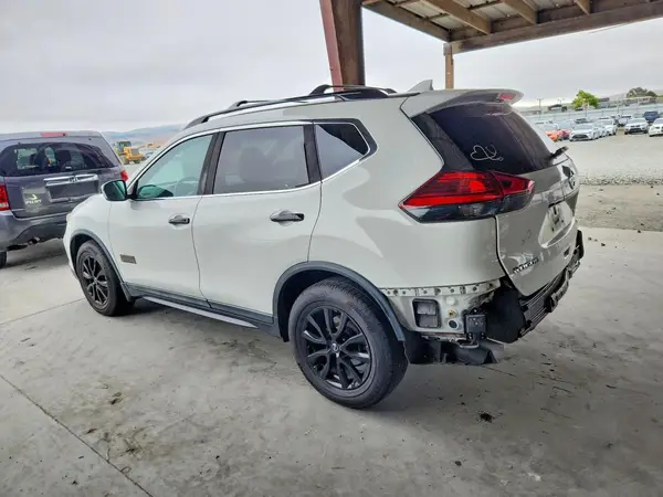 5N1AT2MT3HC755600 2017 NISSAN ROGUE - Image 2
