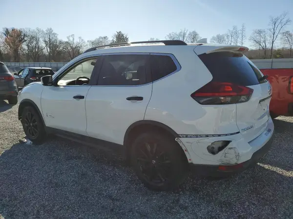 5N1AT2MT3HC758237 2017 NISSAN ROGUE - Image 2