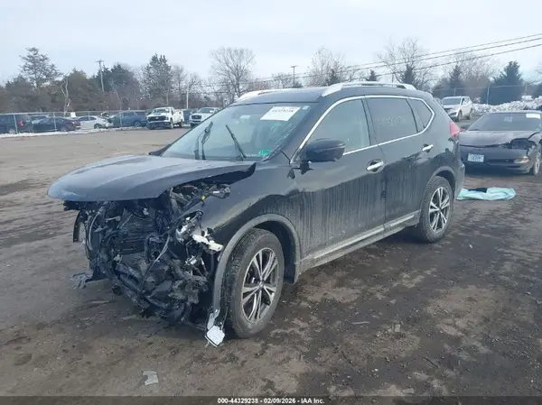 5N1AT2MT3HC761784 2017 NISSAN ROGUE - Image 2